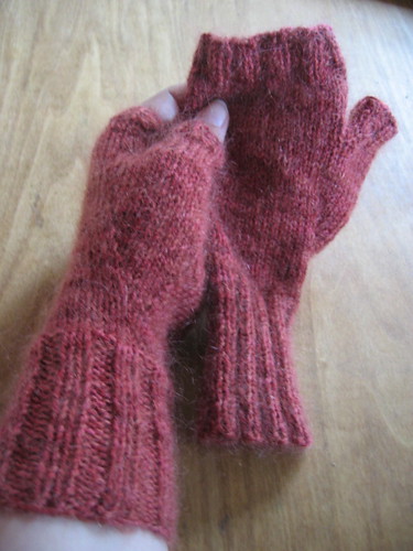 Recursive fingerless mittens